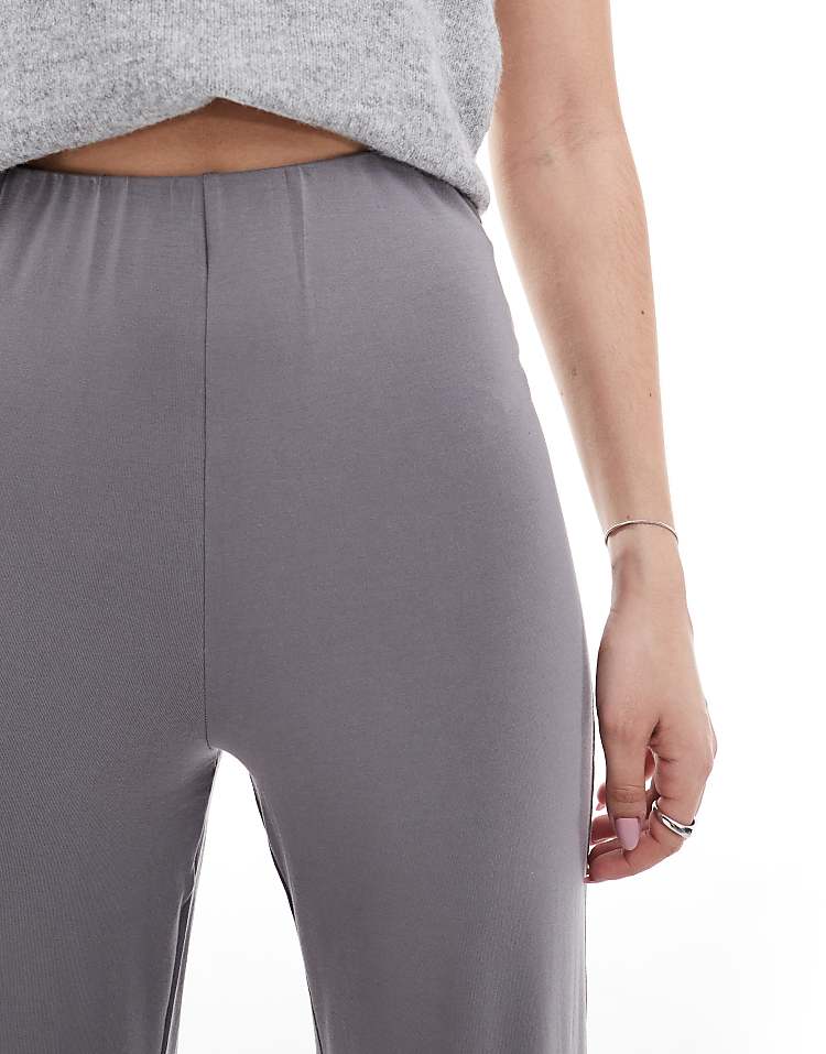 https://images.asos-media.com/products/asos-design-basic-wide-leg-jersey-trouser-in-grey/206837129-2?$n_750w$&wid=750&fit=constrain