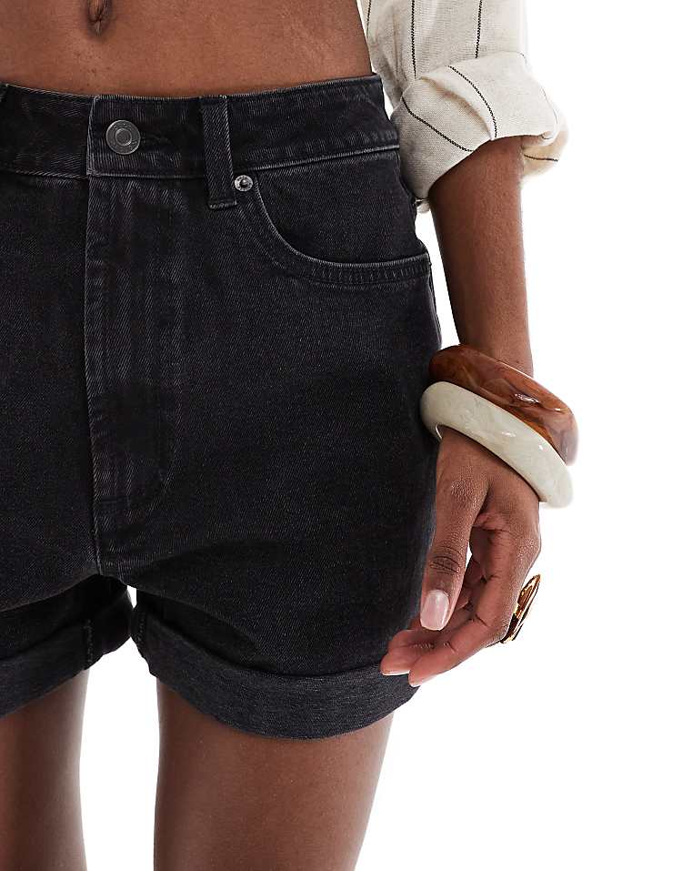 https://images.asos-media.com/products/asos-design-denim-comfort-mom-short-in-washed-black/207439973-2?$n_750w$&wid=750&fit=constrain