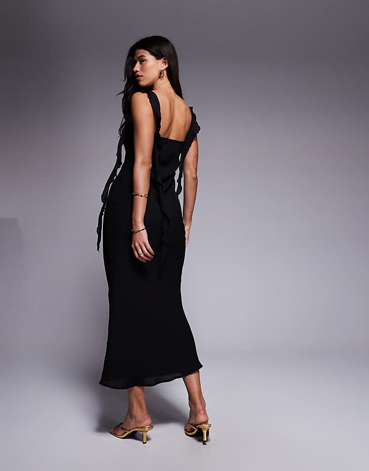 https://images.asos-media.com/products/princess-polly-chiffon-drape-detail-maxi-dress-in-black/207591209-4?$n_750w$&wid=750&fit=constrain