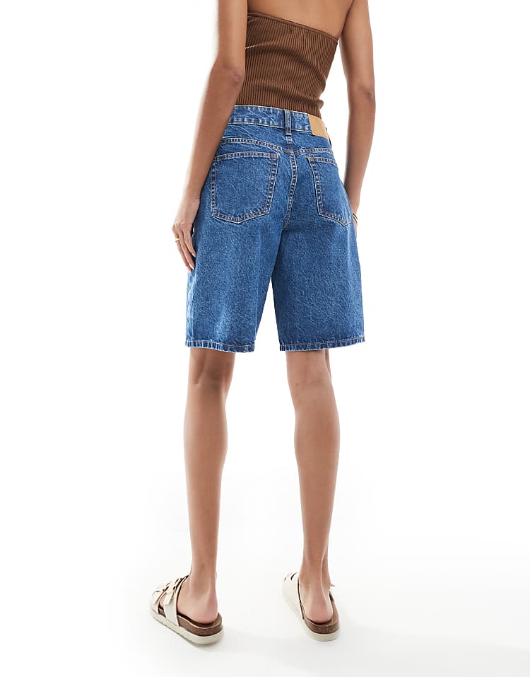 https://images.asos-media.com/products/asos-design-denim-bermuda-short-in-clean-blue/207718275-4?$n_750w$&wid=750&fit=constrain