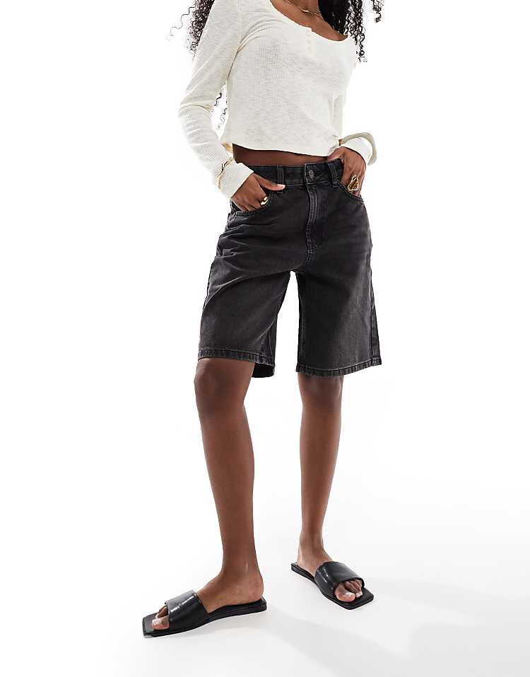 https://images.asos-media.com/products/asos-design-denim-bermuda-short-in-washed-black/207718321-2?$n_750w$&wid=750&fit=constrain