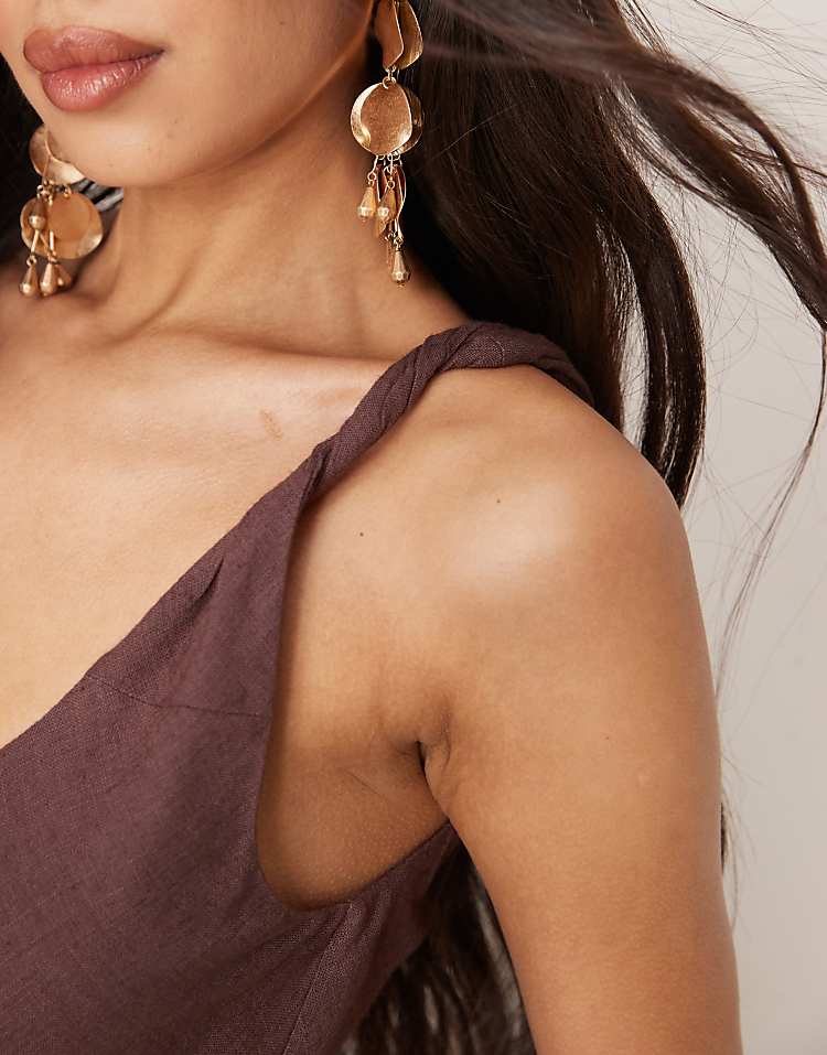 https://images.asos-media.com/products/asos-design-linen-look-twist-strap-bias-maxi-dress-in-chocolate/207899162-3?$n_750w$&wid=750&fit=constrain