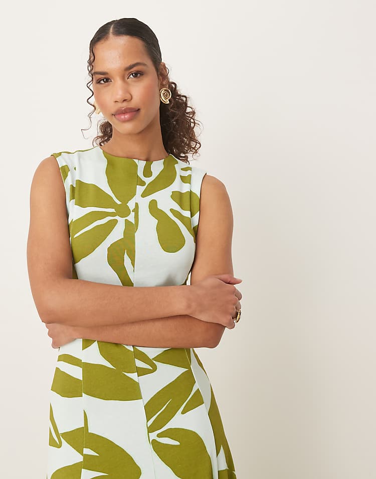 https://images.asos-media.com/products/asos-design-cotton-sleeveless-midi-sundress-in-green-oversized-floral-print/208033948-2?$n_750w$&wid=750&fit=constrain