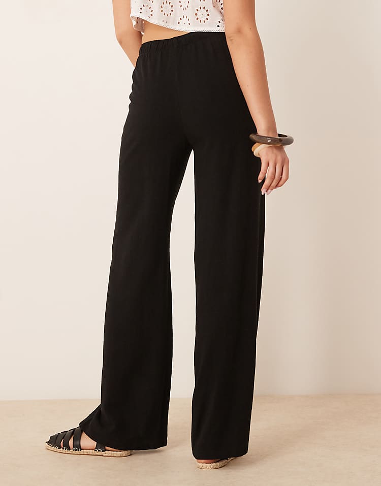 https://images.asos-media.com/products/stradivarius-linen-look-pull-on-trouser-in-black/208178935-4?$n_750w$&wid=750&fit=constrain