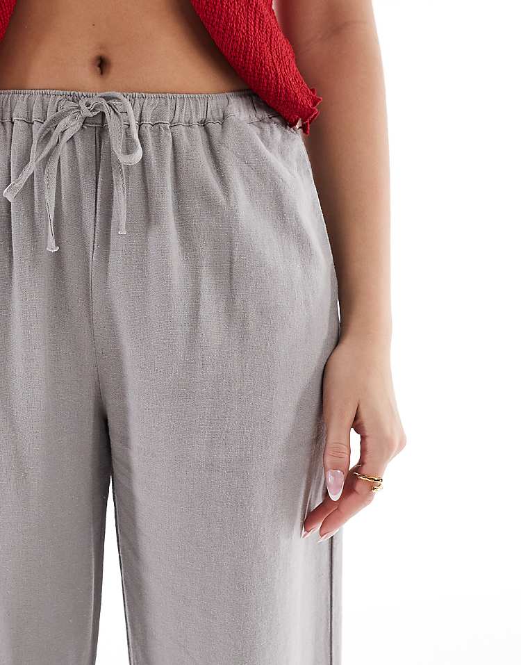 https://images.asos-media.com/products/pullbear-high-waisted-linen-look-trousers-in-grey/208200654-3?$n_750w$&wid=750&fit=constrain