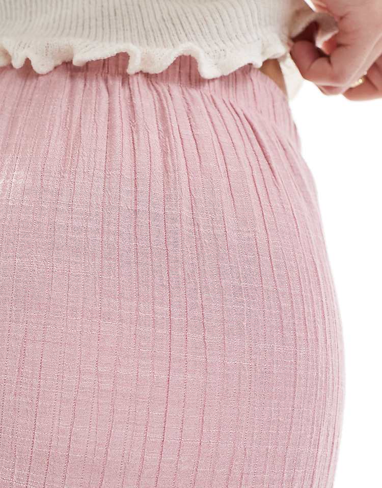 https://images.asos-media.com/products/stradivarius-linen-look-pull-on-crinkle-trouser-in-pink/208361863-5?$n_750w$&wid=750&fit=constrain
