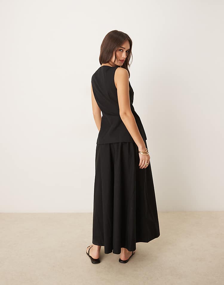 https://images.asos-media.com/products/asos-design-linen-look-waistcoat-maxi-dress-with-poplin-skirt-in-black/208591087-2?$n_750w$&wid=750&fit=constrain